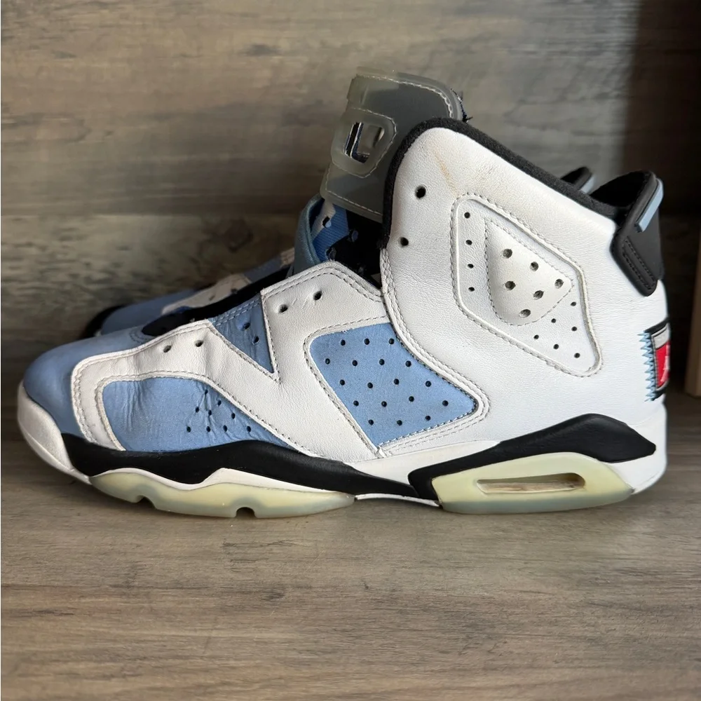 Air Jordan 6 Retro UNC Size 7Y University Blue